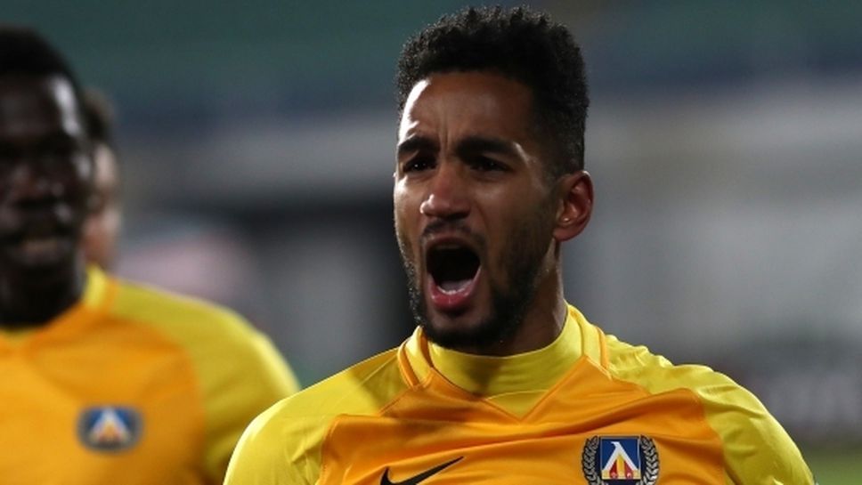 Турски слабак иска звезда на Левски