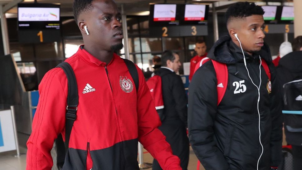 Интересна викторина забавлява "червените" (видео)