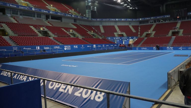 Зала "Арена Армеец" е готова за тенис битки