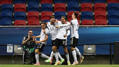 Исторически гол прати младежите на Германия на трети пореден финал