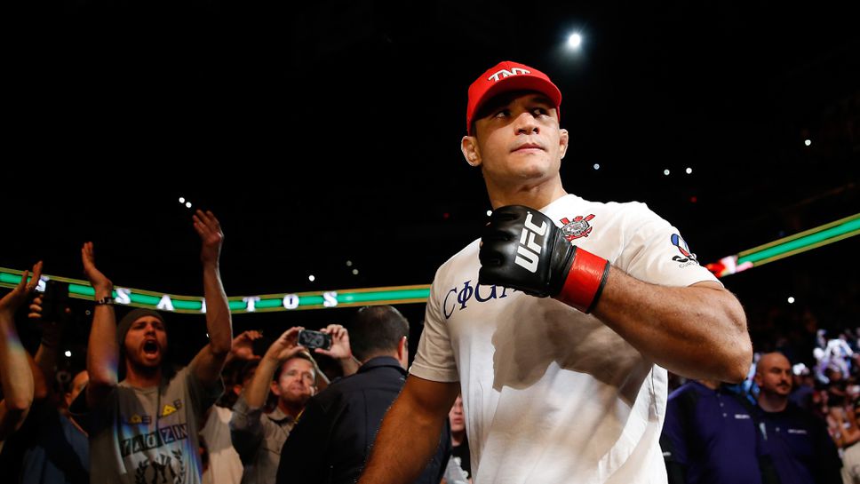 Дос Сантос: Хабиб плаща повече на бойците си от UFC