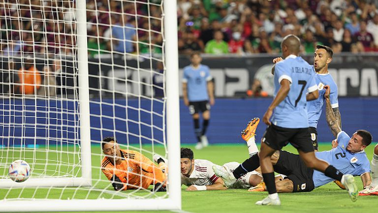 Уругвай победи Мексико с 3:0 в контрола