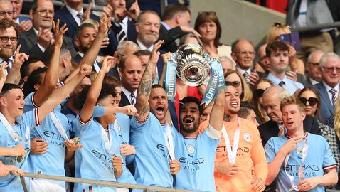  Гюндоган разплака 