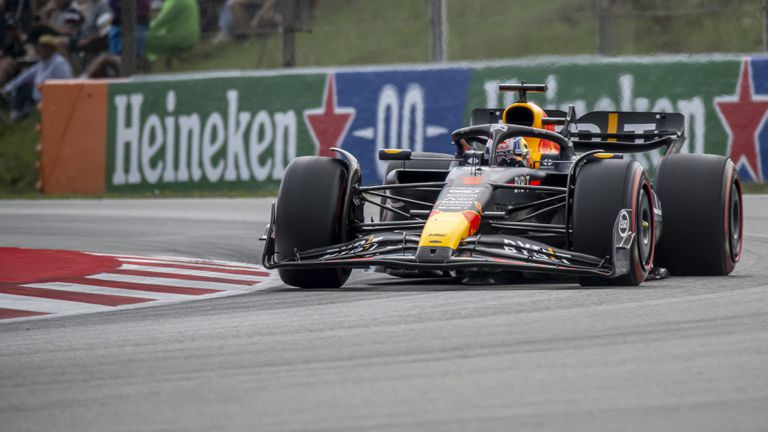 Световният шампион Макс Верстапен спечели последните две състезания във Формула