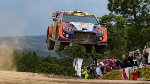  Нювил отпред в рали „ Сардиния ”, Ожие отпадна 