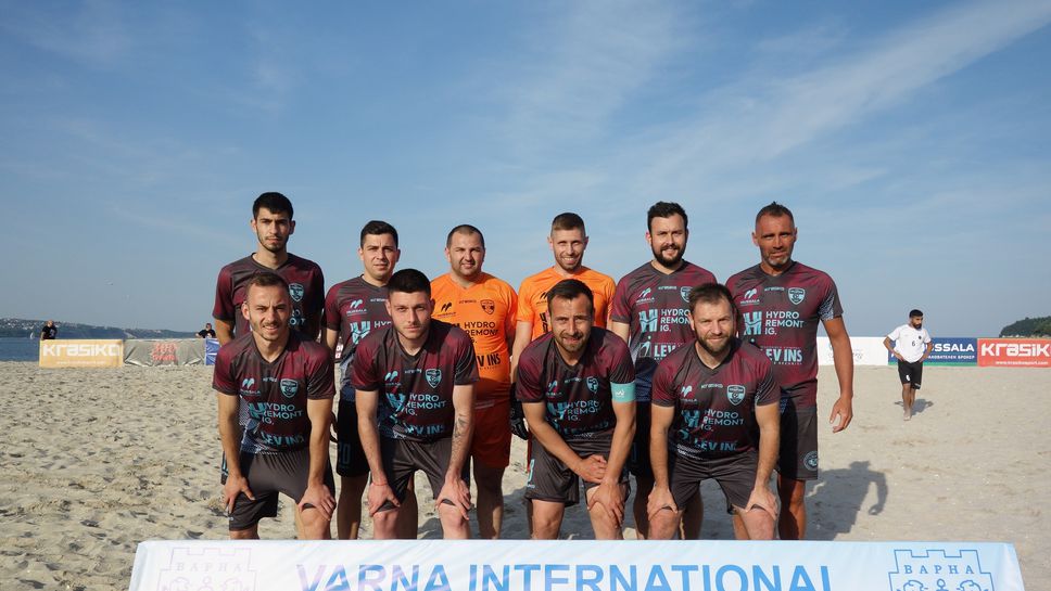 29 гола в първия ден на международния турнир по плажен футбол във Варна