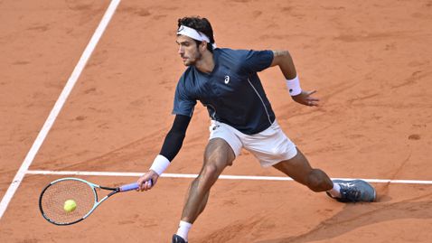  Първият полуфиналист при мъжете в Париж към този момент е прочут 