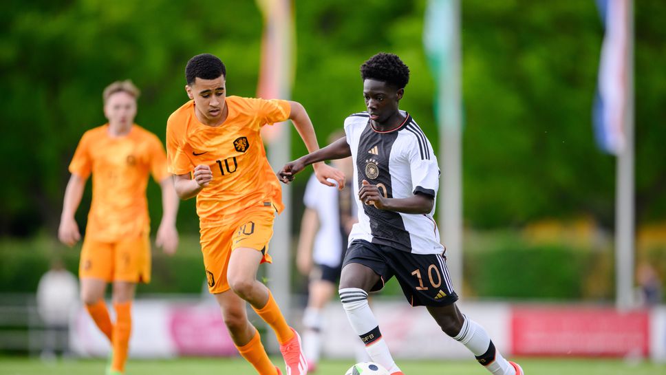 Реал Мадрид се цели в 16-годишен от Аякс