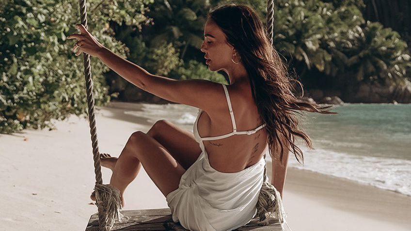 Николета радва окото с топлес снимки