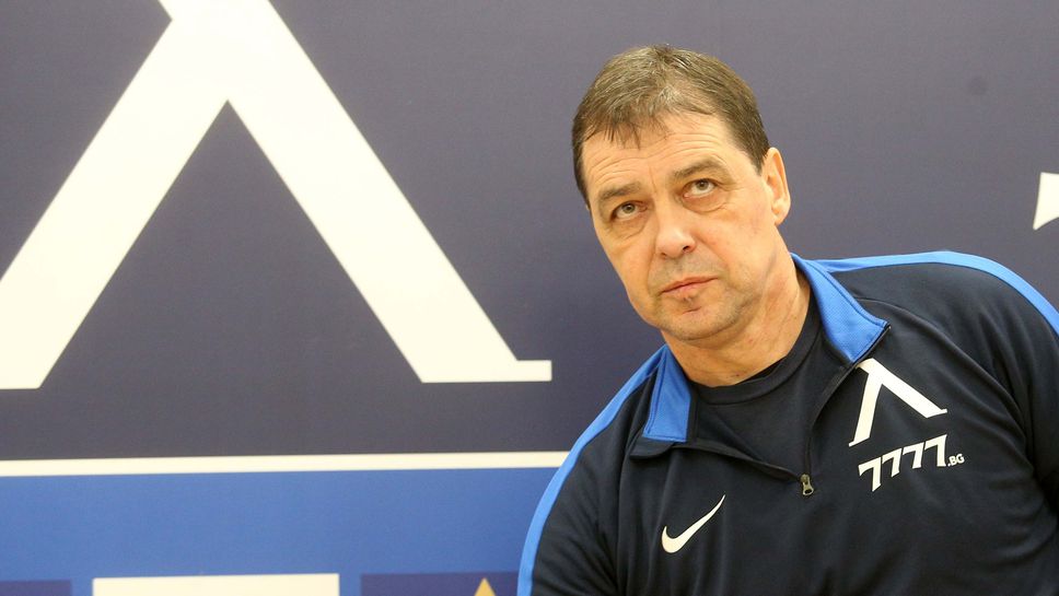 Левски не е правил плащане към Хубчев и екипа му, заяви Павел Колев