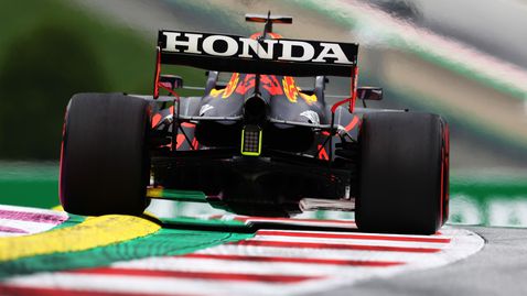 Хонда остава във Формула 1, защото Ред Бул не са готови да произвеждат двигателите си сами