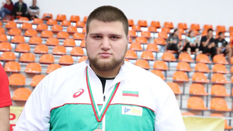 Светкавичен туш донесе четвъртия медал за България от ЕП по борба за юноши