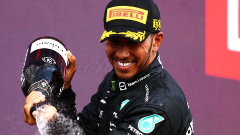  Люис: Страхотно е да се върнеш в борбата в челото 