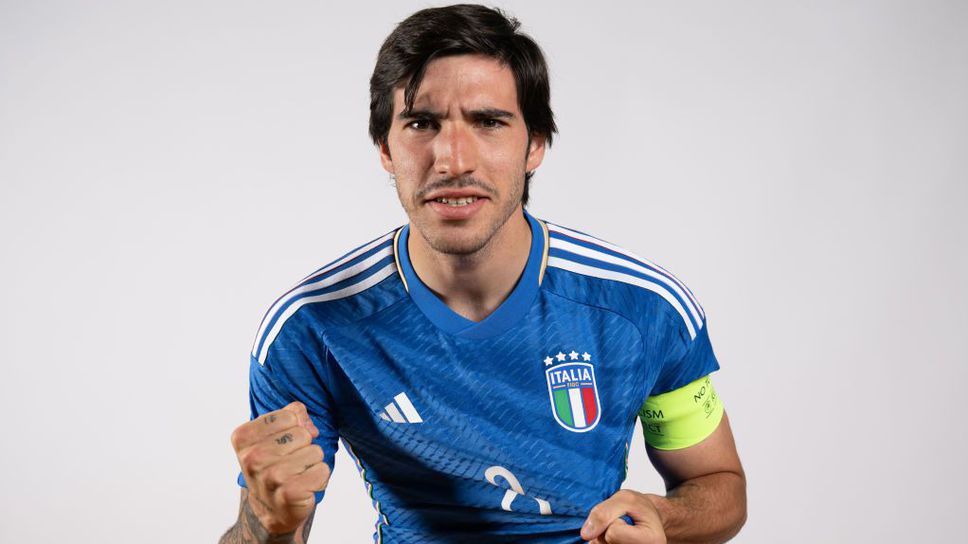Нюкасъл официално обяви гръмкия трансфер на най-скъпия италиански футболист в историята