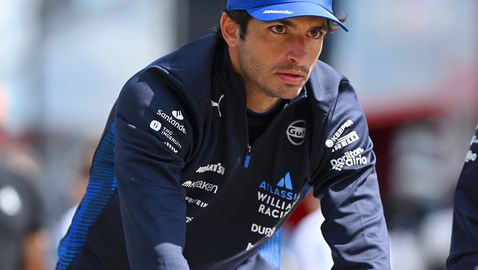  Карлос Сайнц не демонстрира интерес към мястото на Верстапен в Ред Бул 