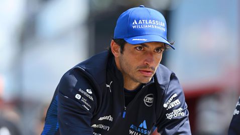 Карлос Сайнц не проявява интерес към мястото на Верстапен в Ред Бул