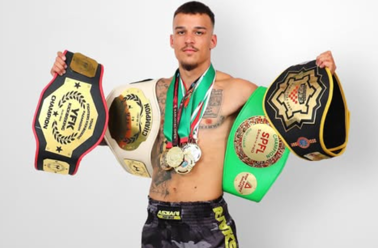 Боец от Бултрас Файт Клуб застава срещу Мартин Копривленски