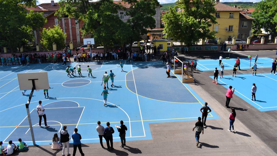 Нови спортни площадки ще има в 12 столични общински училища