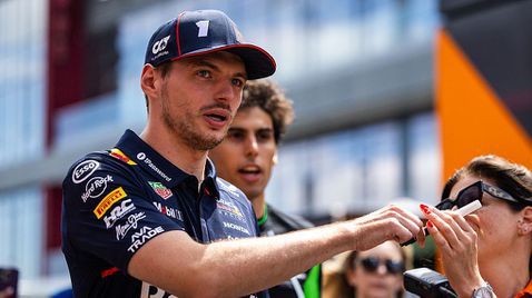 Верстапен: Хамилтън се изплаши и излезе от пистата