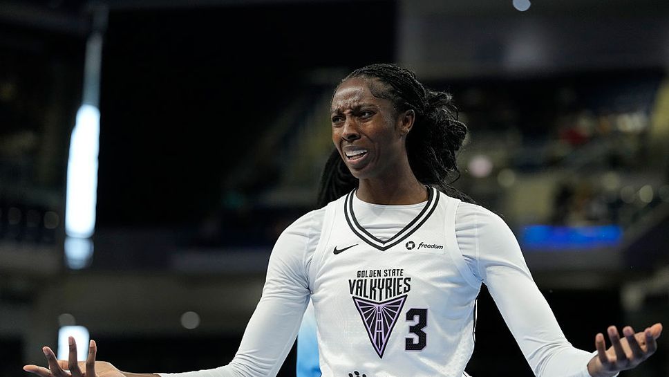 Мъж бе арестуван заради това че хвърли секс играчка по