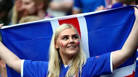 Исландските фенове протестираха в знак на солидарност към жертви на сексуално насилие