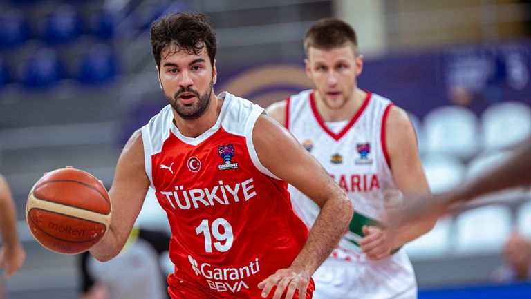 Гардът на турския национален отбор по баскетбол Буграхан Тунджер завърши