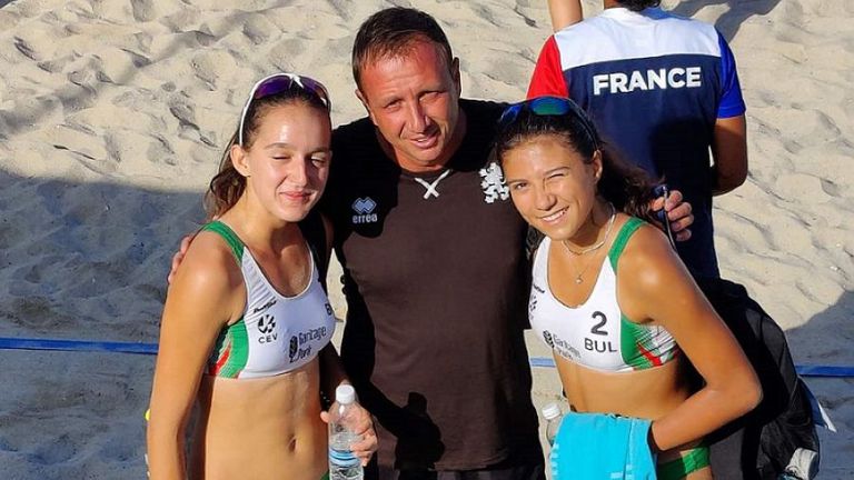 България продължава отличното си представяне на европейското първенство по плажен