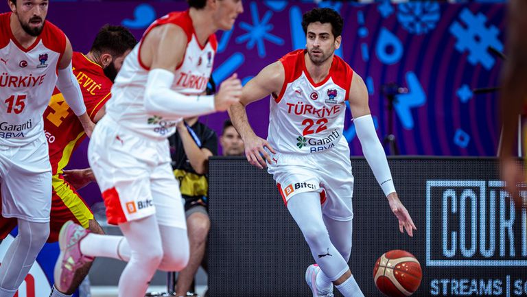 Баскетболистът на турския национален отбор Фуркан Коркмаз не успя да
