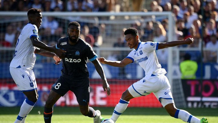 Марсилия излезе временно на първо място в първенството на Франция