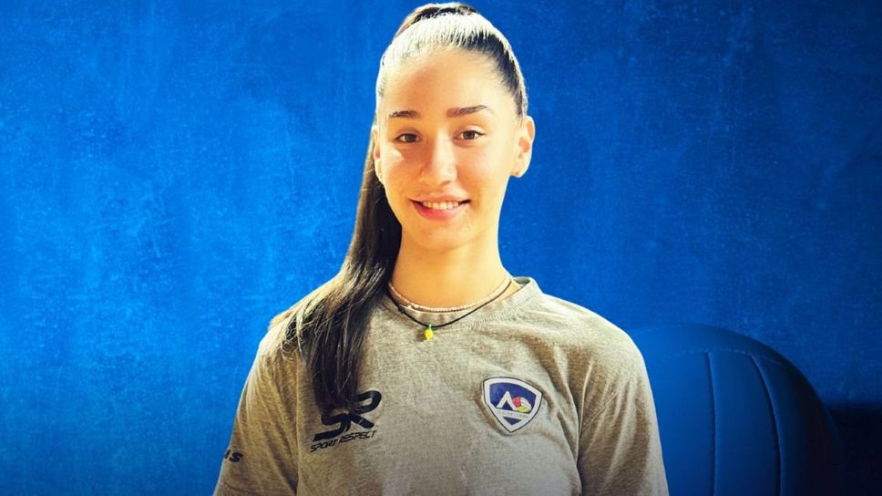 Младата състезателка Елена Коларова се присъедини към женския отбор на