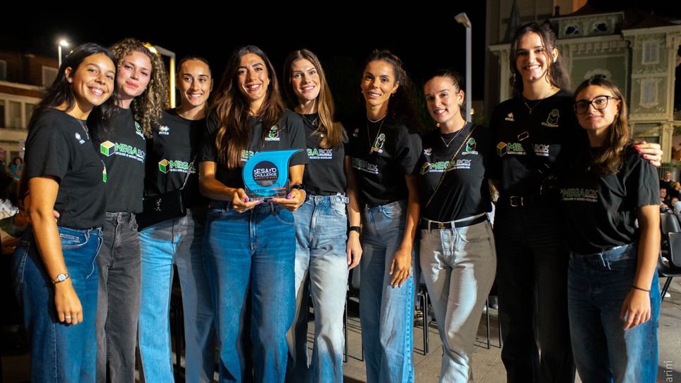 Четири български волейболистки на Левски София тренират заедно с отбора