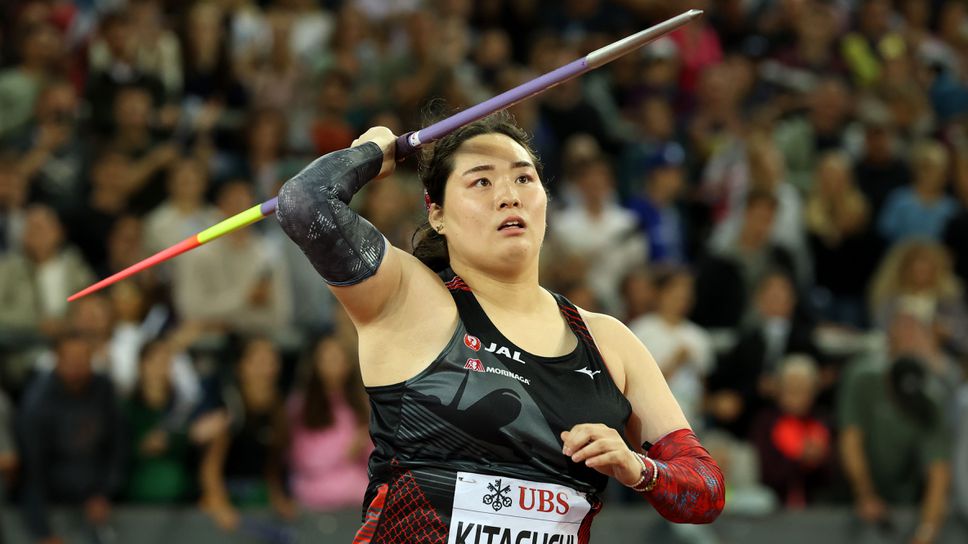 Защитаващата титлата си Харука Китагучи двукратният световен шампион Тошиказу Яманиши