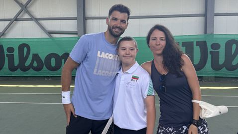 Григор Димитров тренира с 14-годишен талант със Синдром на Даун