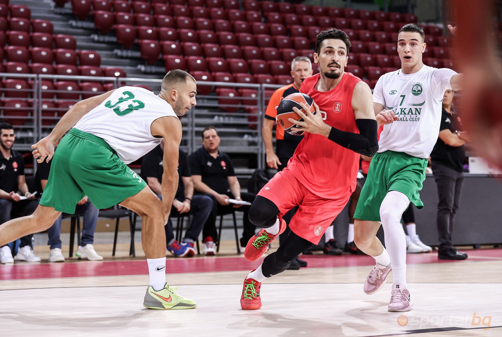 Апоел Тел Авив 105:71 Балкан