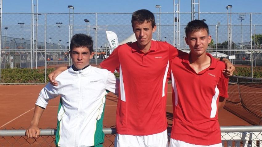 България завърши на десето място на Световното по тенис за юноши до 16 години