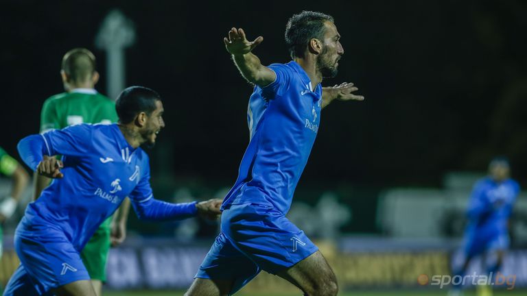 Старши треньорът на Левски Станимир Стоилов определи стартовия състав за