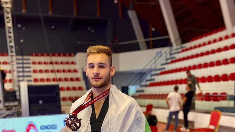 Александър Джорджев спечели бронзов медал на Европейското първенство по таекуондо