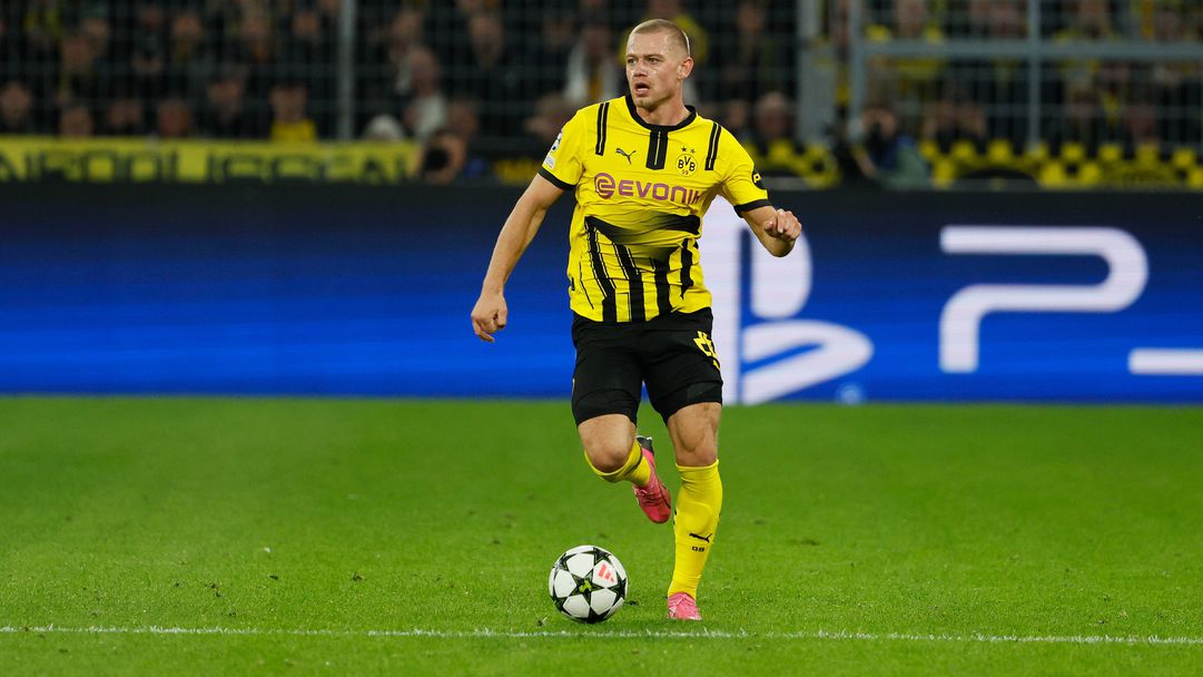 Барселона иска защитник на Борусия