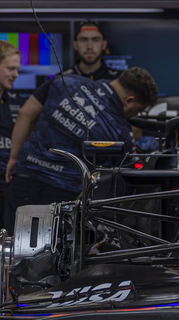 ФИА одобри спорните двигатели на Мерцедес и Ред Бул за сезон 2026