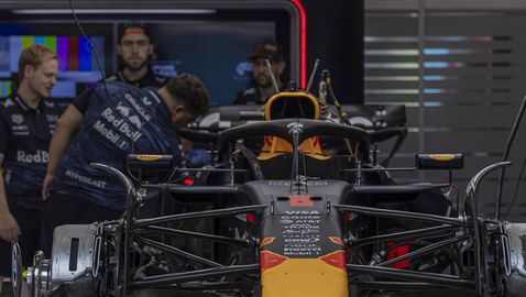 Нова порция подобрения за Верстапен и Ред Бул в Сингапур