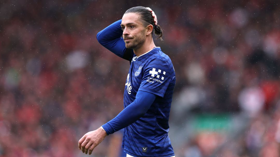 Грийлиш бе глобен за преминаване на червен светофар