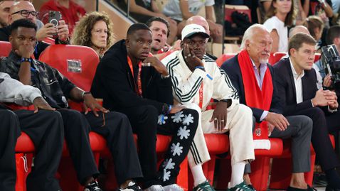 Погба блесна на трибуните на мач от Евролигата