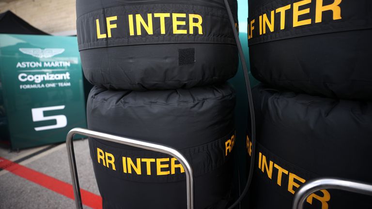 От началото на 2022 година отборите във Формула 1 трябваше