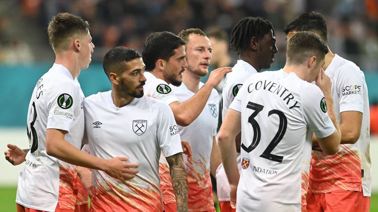 Уест Хам стана първият отбор в историята на най новия клубен