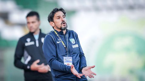  Наставникът на Берое разкри: Играчите ги е боязън да упражняват! Не се готвим на естествен терен 