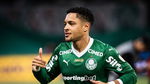  В Манчестър Юнайтед са подготвени да платят 50 милиона за преродения Витор Роке, което би зарадвало Барселона 