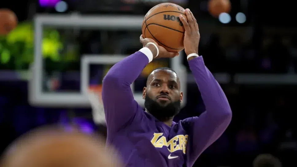 Осем поредни отрицателни теста връщат ЛеБрон Джеймс в игра
