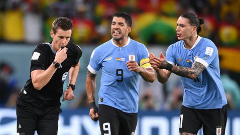 Луис Суарес обвини ФИФА, че винаги е срещу Уругвай
