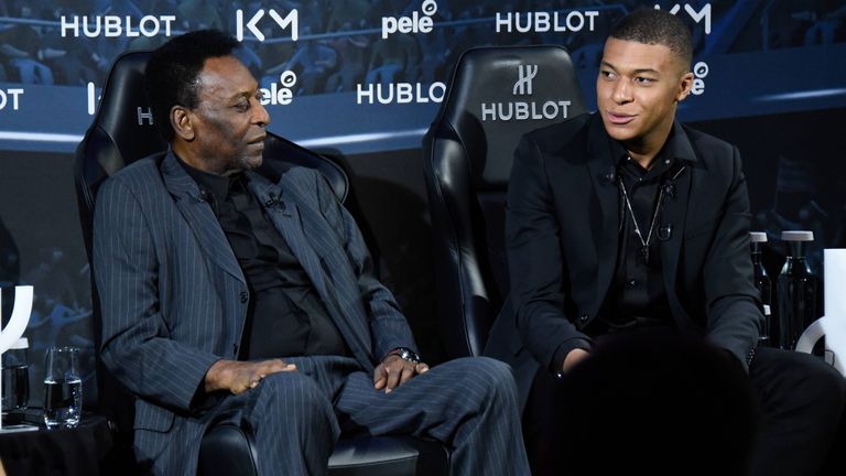 Звездата на ФранцияКилиан Мбапе веднага реагира на новината че бразилската