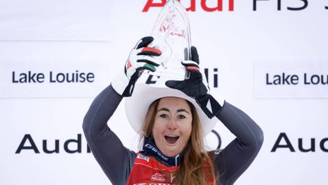 София Годжа спечели първото спускане за сезона от Световната купа по ски